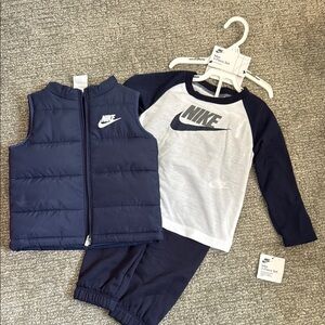24 months new with tags Nike Navy and White Kids Outfit Set